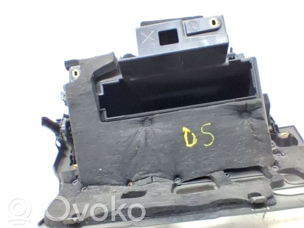 Guantera   8V1857104