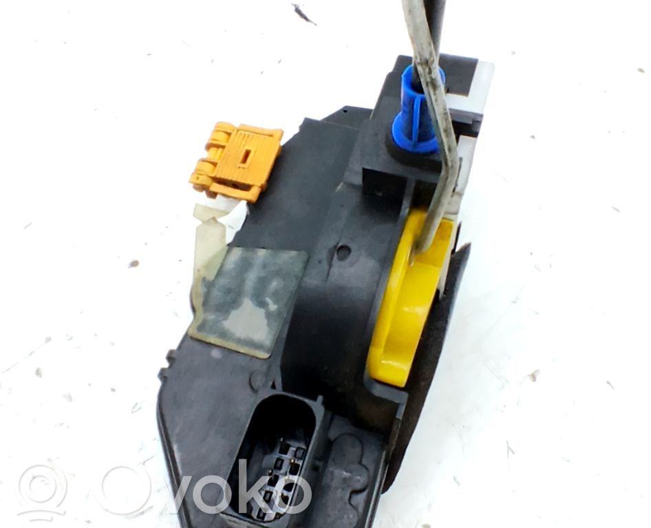 Serrure de porte avant   13503801