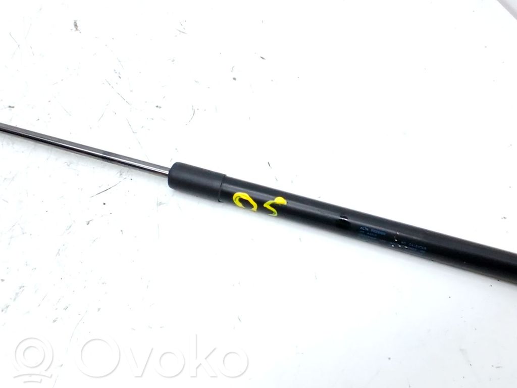 Seat Ibiza I (021A) Tailgate/trunk/boot lid buffer 