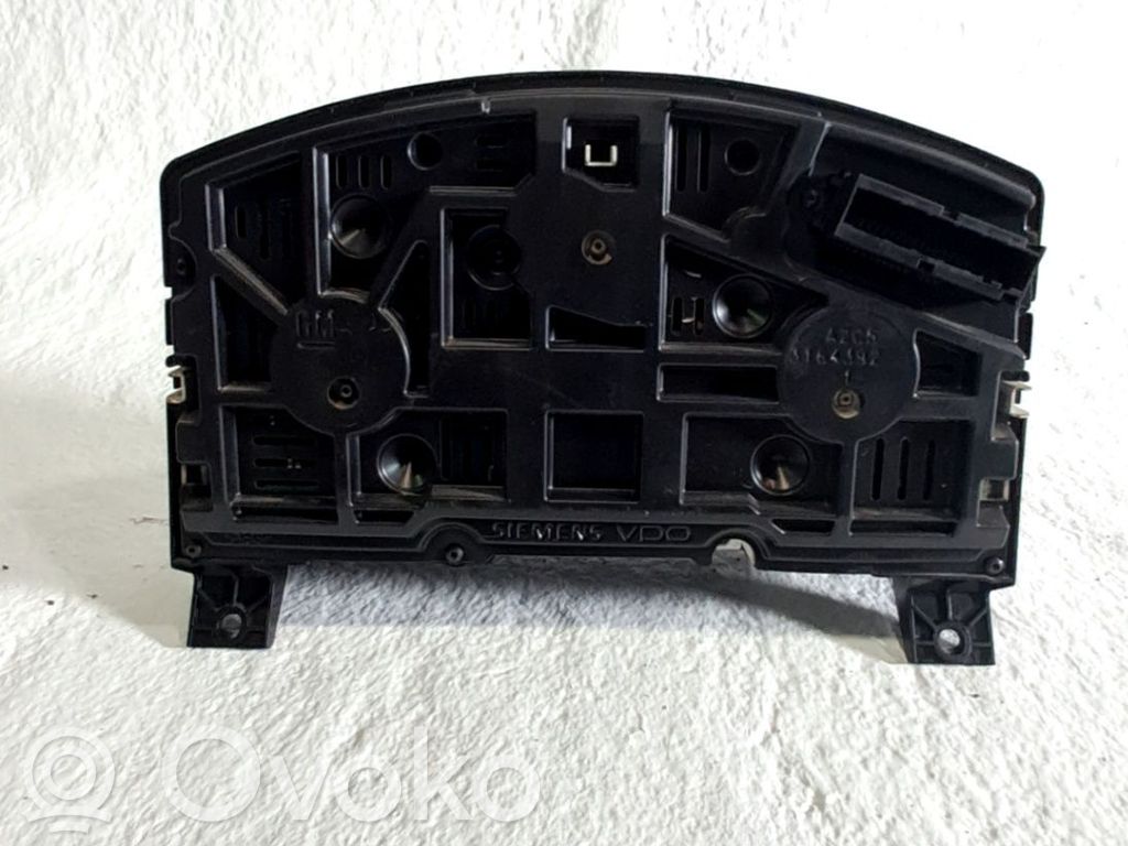 Geschwindigkeitsmesser Cockpit   13267520