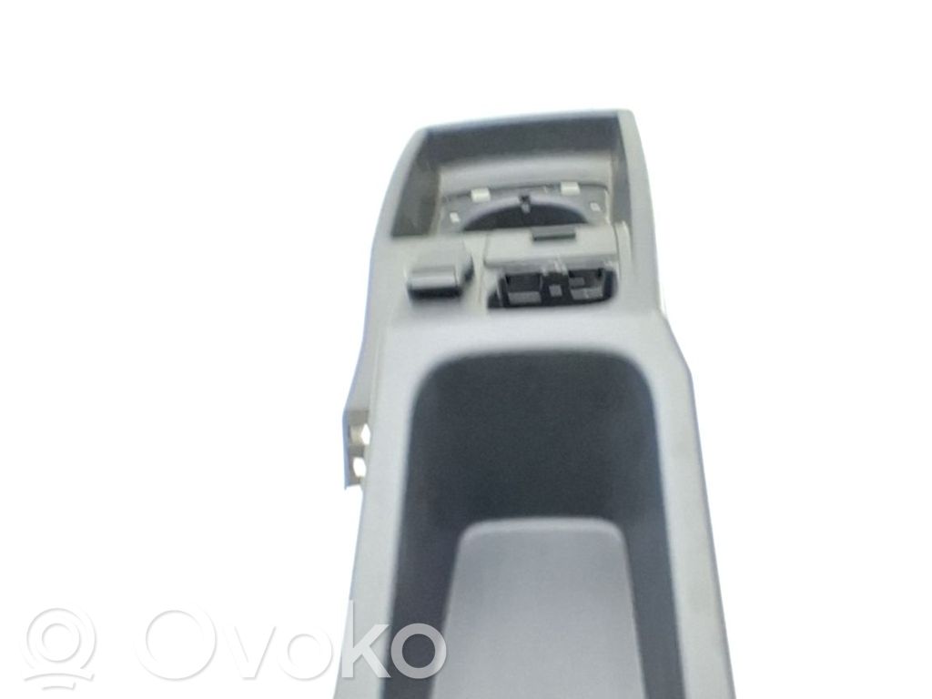 Console centrale   8200457030,969101896R