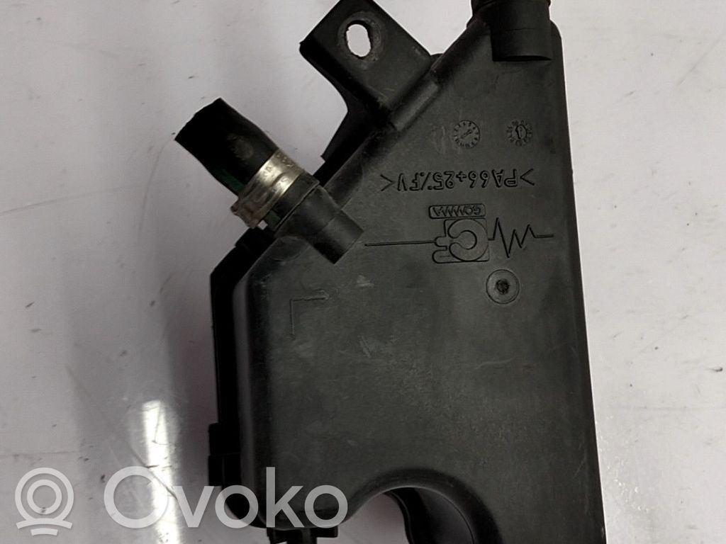 Ohjaustehostimen nestesäiliö   4009R2