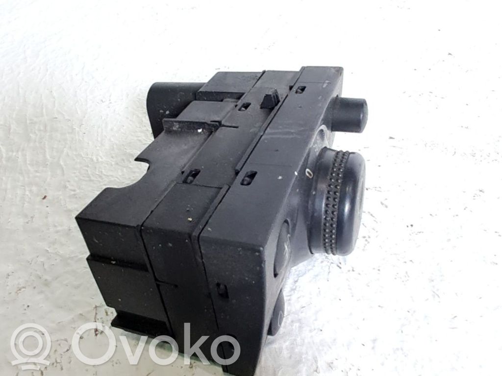 Lichtschalter   93394755