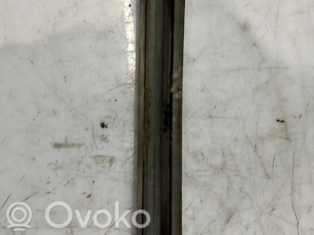 Toyota Corolla E120 E130 Takapuskurin kannake 