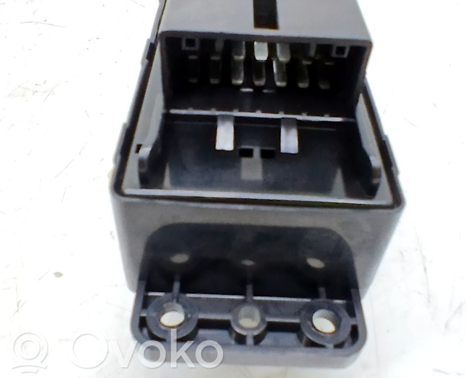 Interruptor del elevalunas eléctrico   8583031000HCH