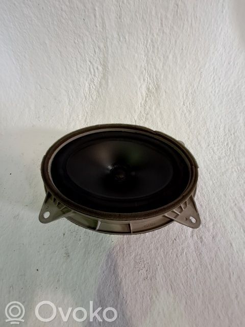 Altavoz de la puerta delantera   8616076050