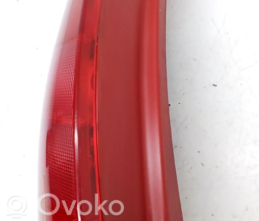 Citroen Berlingo Takavalon polttimo 