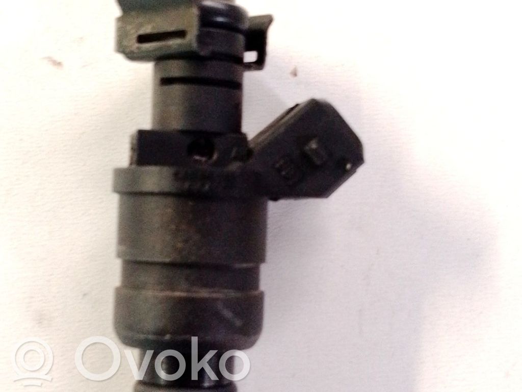 Inyector de combustible   13537546244,1427240