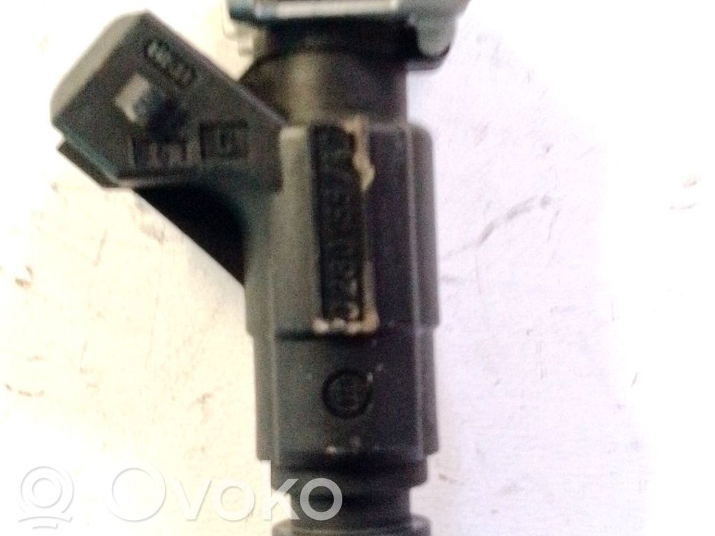 Inyector de combustible   A1120780049