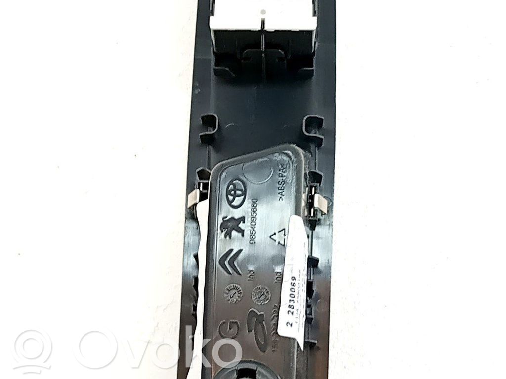 Comutator comandă geamuri electrice   96783350ZD