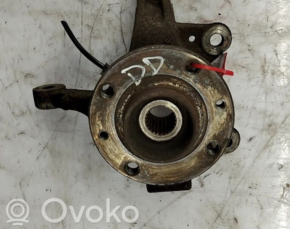 Renault Clio III Zwrotnica koła przedniego 