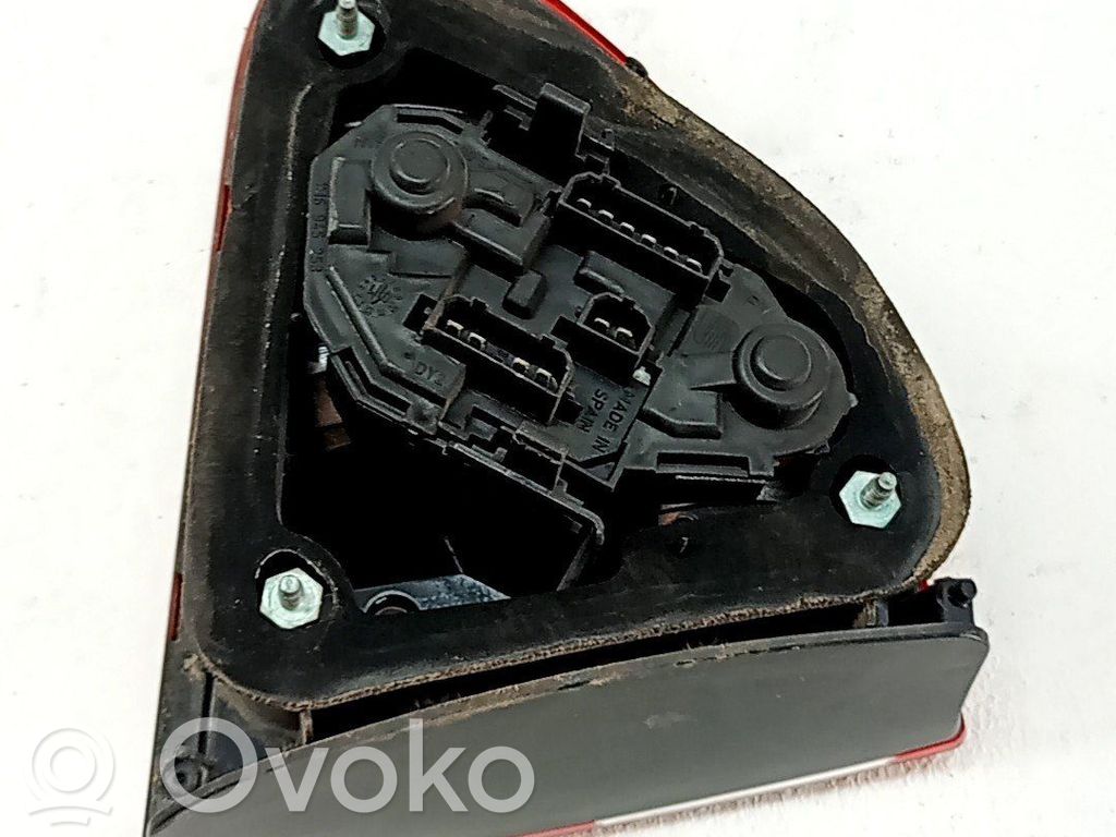 Lámpara de faros/luces traseros   1M6945112
