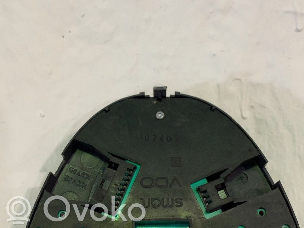 Botón interruptor de luz de peligro   Q0001627V014C73Y00