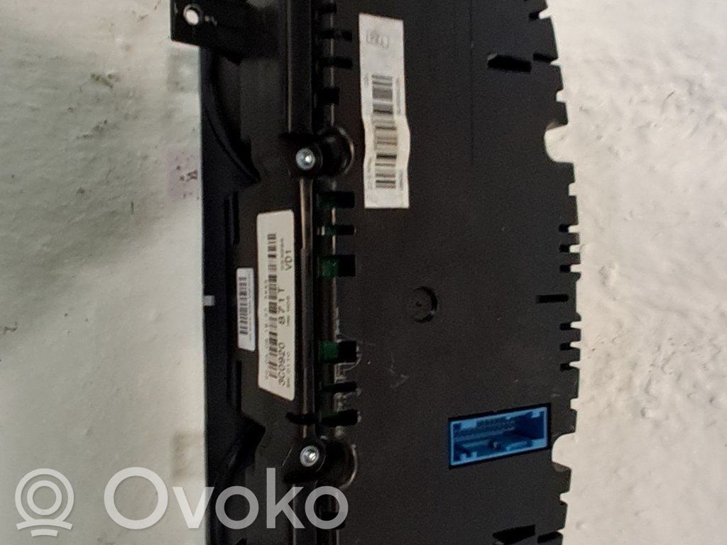 Volkswagen PASSAT CC Tachimetro (quadro strumenti) 