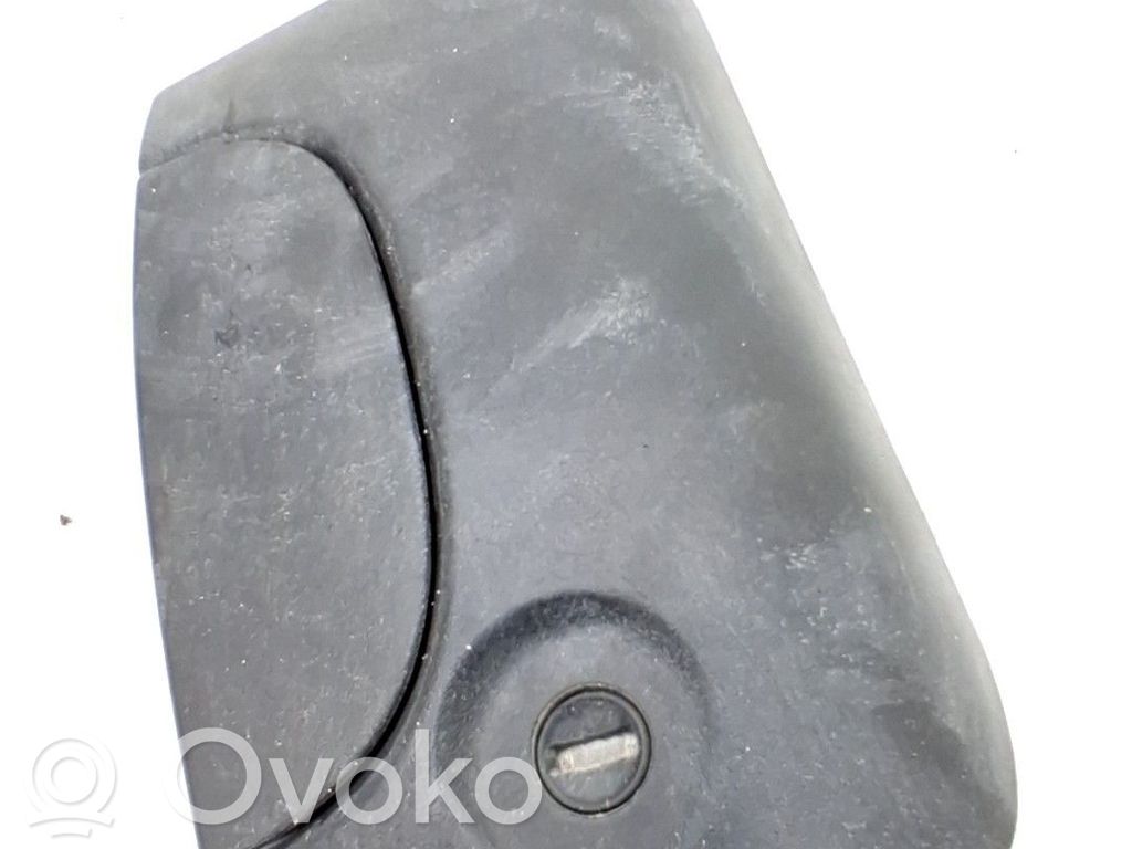 Manecilla de la puerta trasera maletero   8200153668