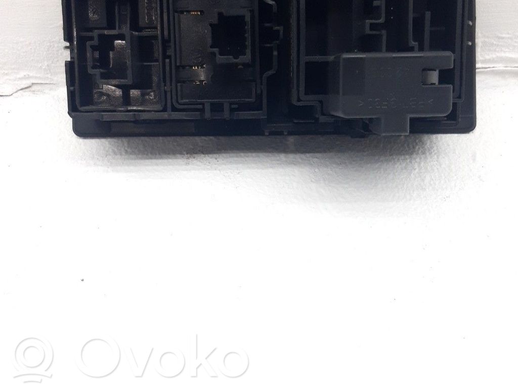 Comutator lumini   251900001R