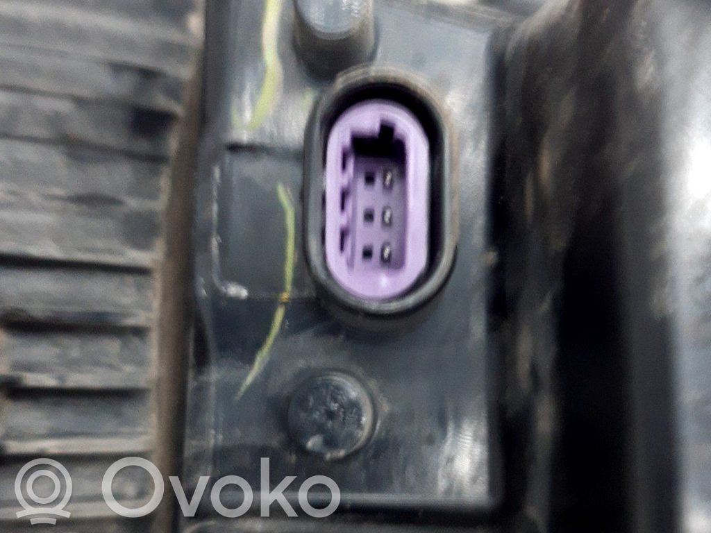 Lámpara de faros/luces traseros   K68078516AE
