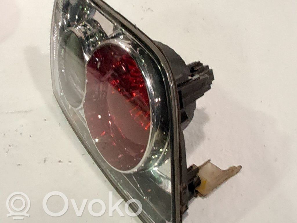 Lámpara de faros/luces traseros   GJ5E513G0B