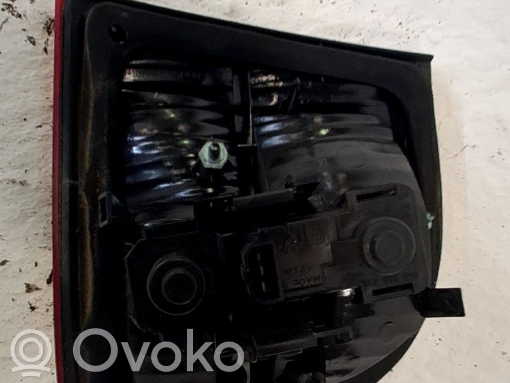 Lámpara de faros/luces traseros   1M694510701C