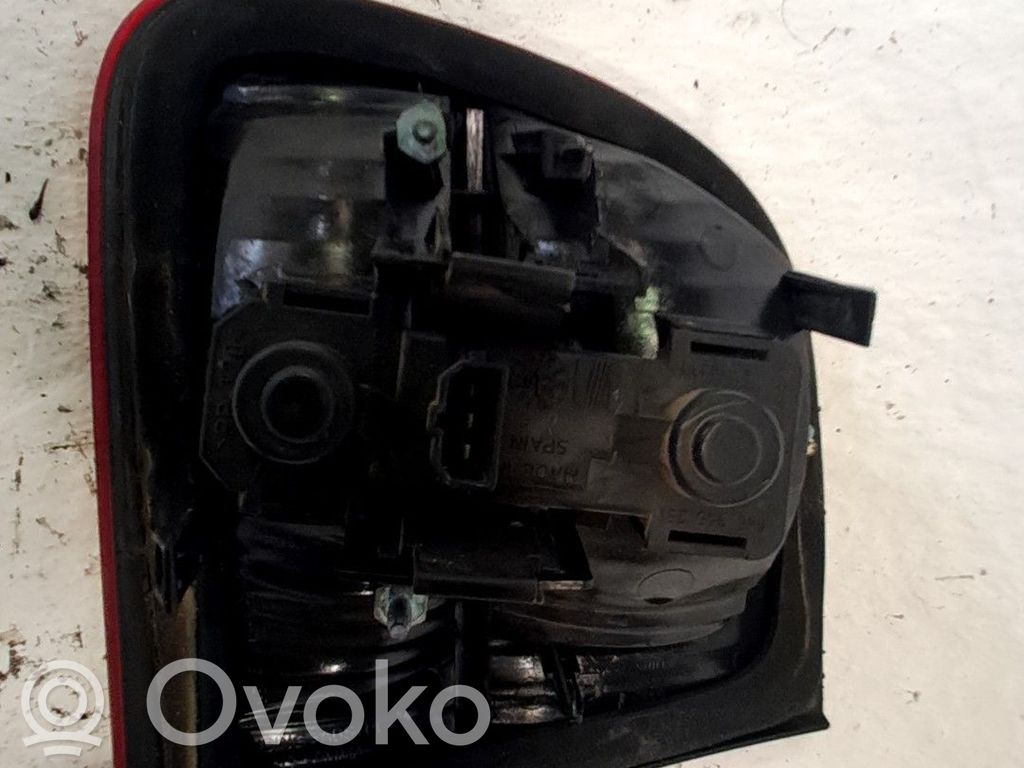 Seat Leon (1M) Takavalon polttimo 