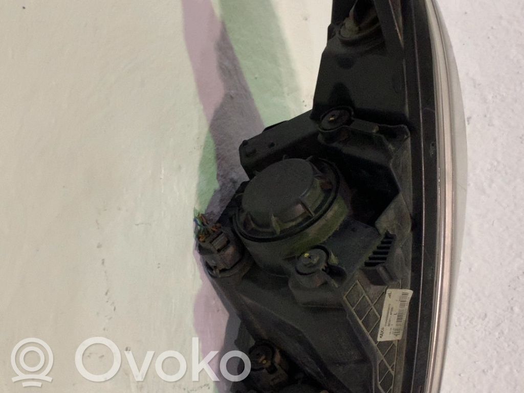 Phare frontale   921014P500