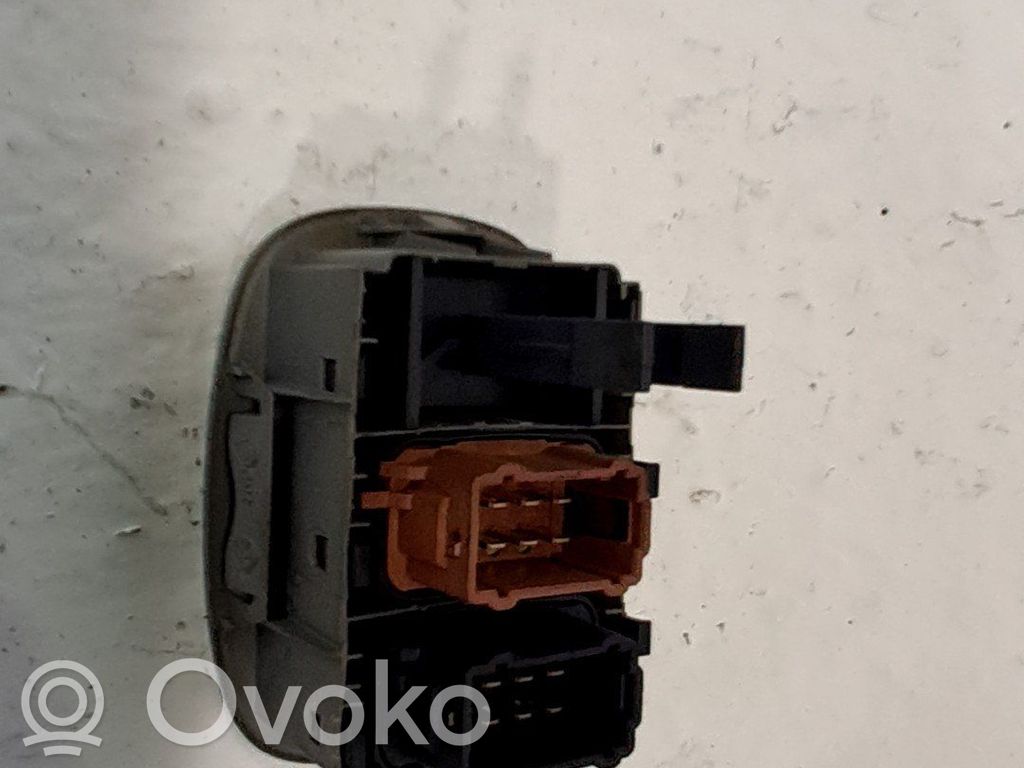 Opel Vivaro Boutons / interrupteurs volant 