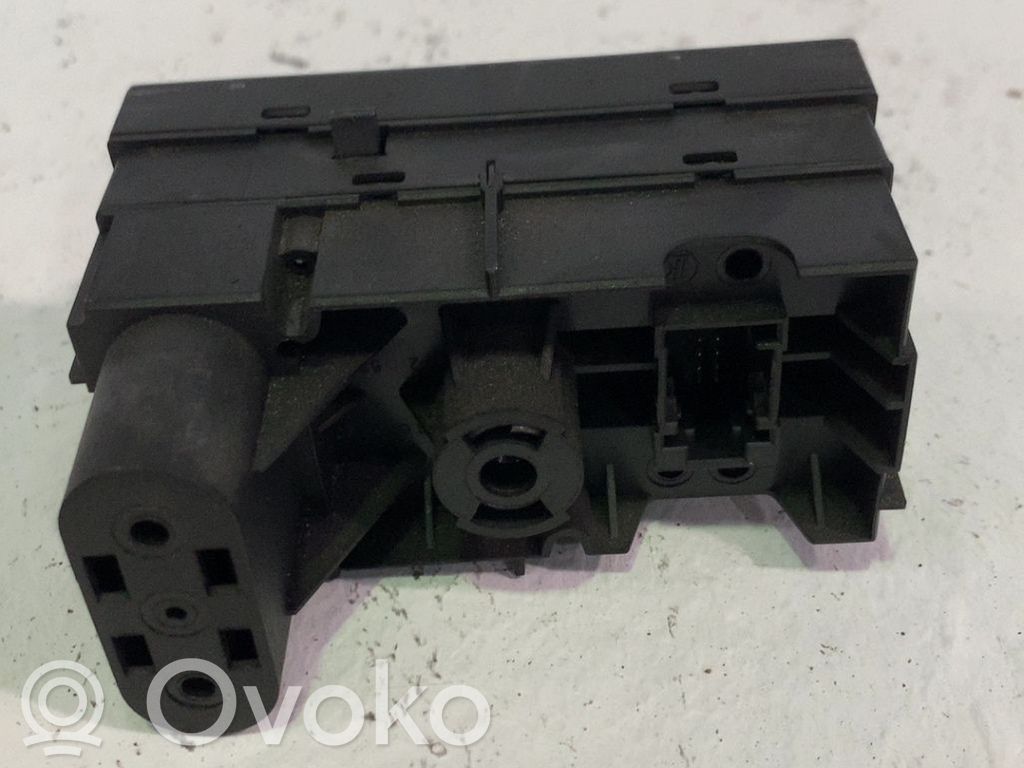 Chevrolet Meriva Przełącznik świateł