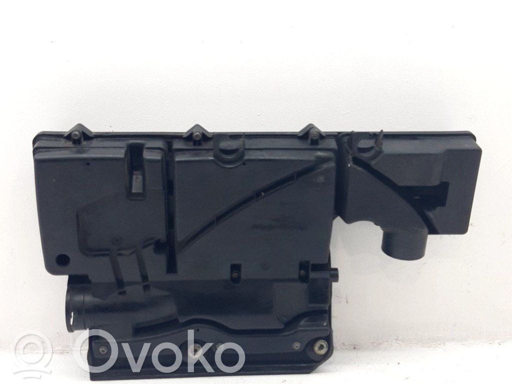 Engine cover (trim)   C20113320