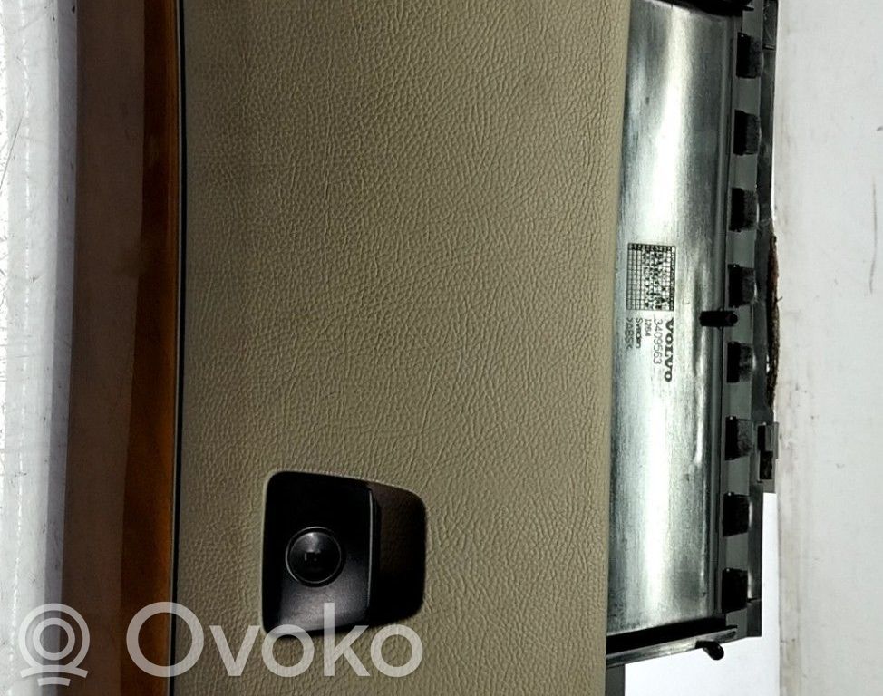 Volvo XC90 Hansikaslokero 