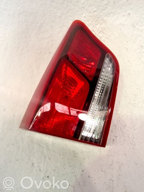 Lámpara de faros/luces traseros   92403H8010
