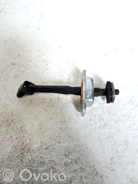 KIA Rio Etuoven pidätin 