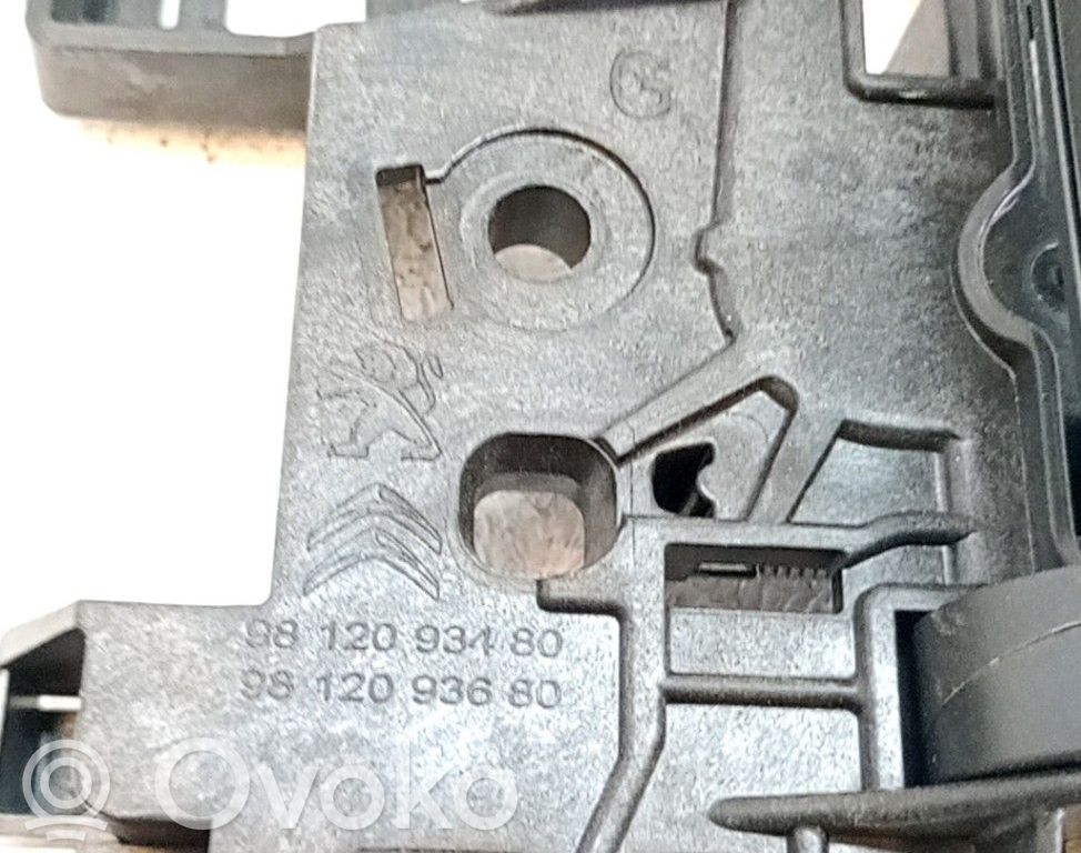 Manecilla interna de puerta corredera   9812093480