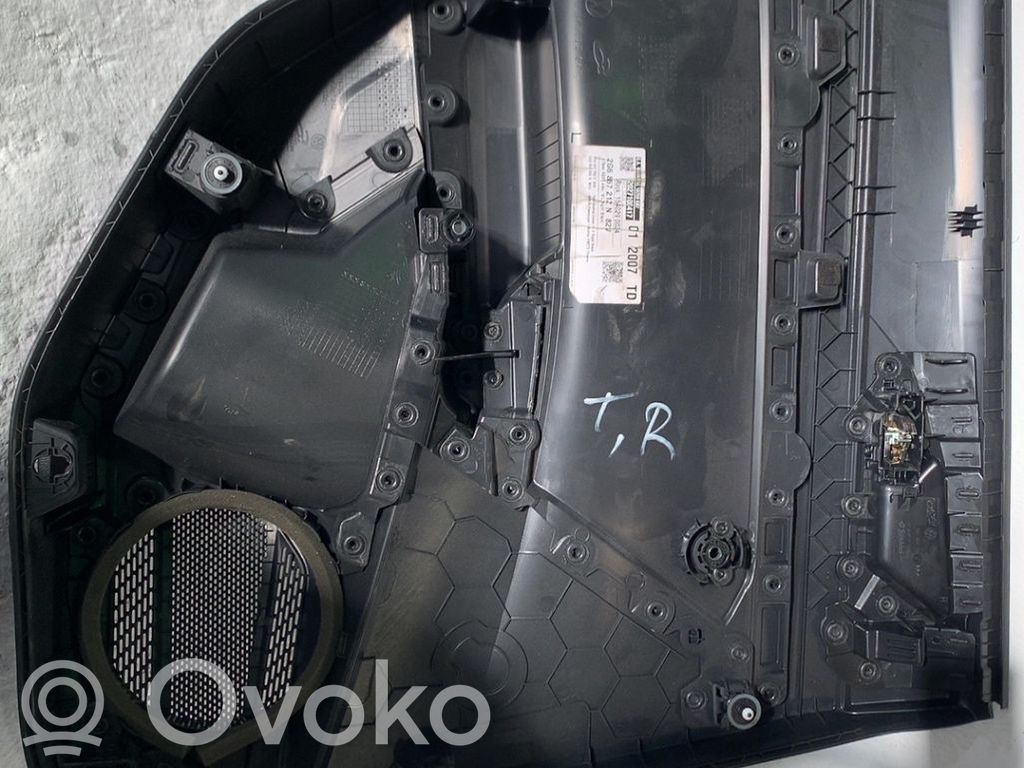 Volkswagen Polo Boczki / Poszycie drzwi tylnych 