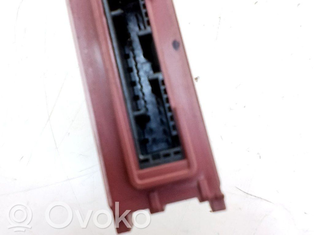 Toyota Corolla E110 Unidad de control/módulo de carrocería central 