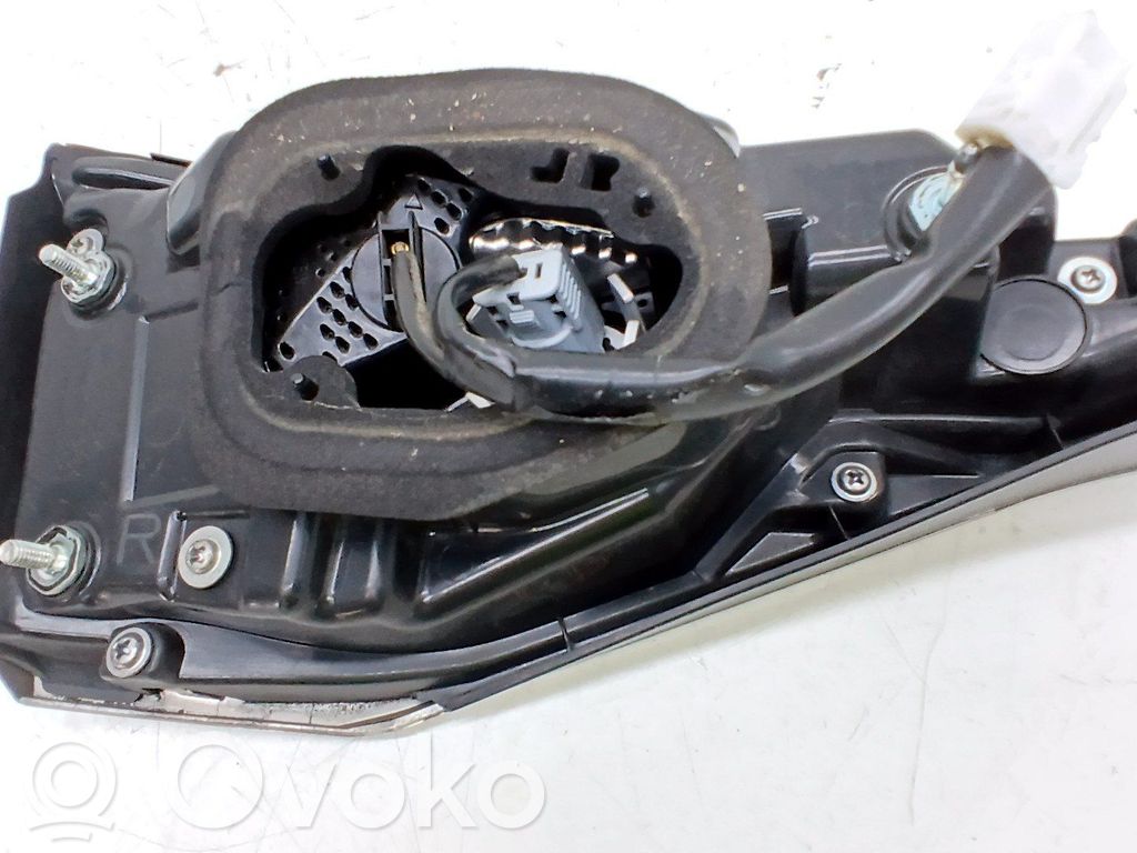 Toyota Corolla E110 Takavalon polttimo 