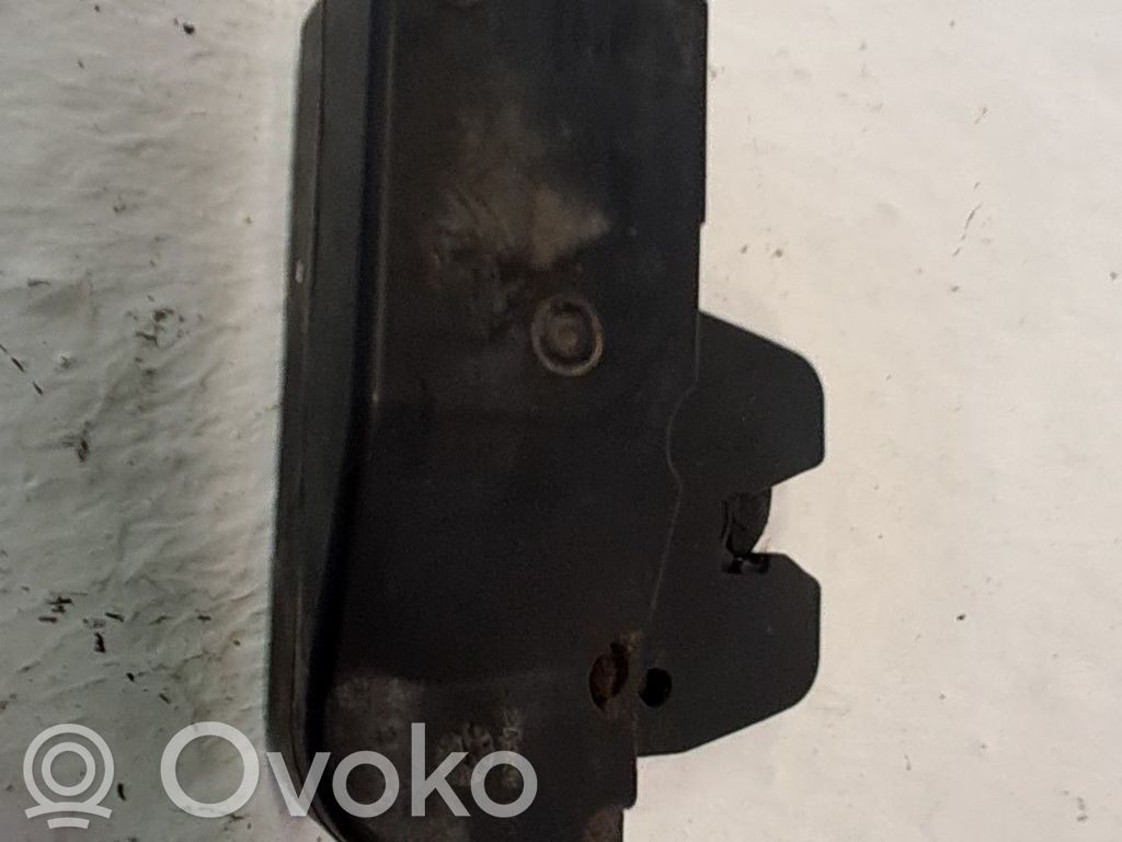Tailgate lock latch   871982