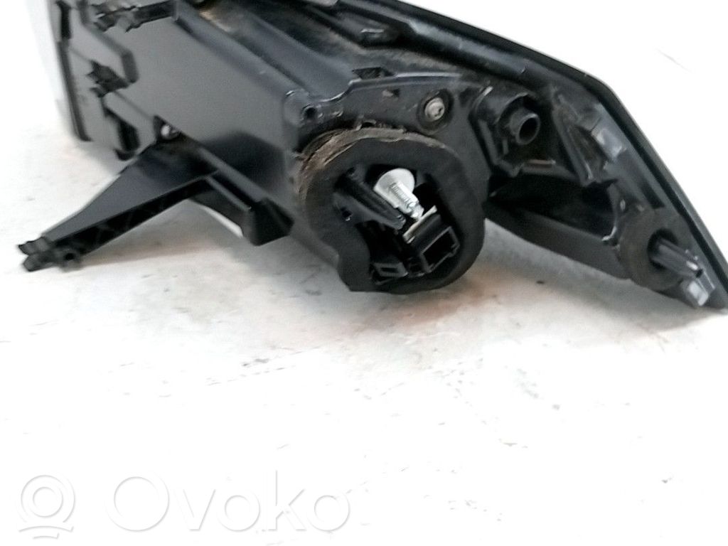 Peugeot 2008 I Lámpara de faros/luces traseros 