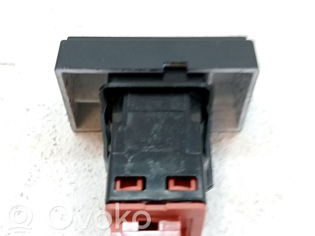 Interrupteur feux de détresse   98091816ZD
