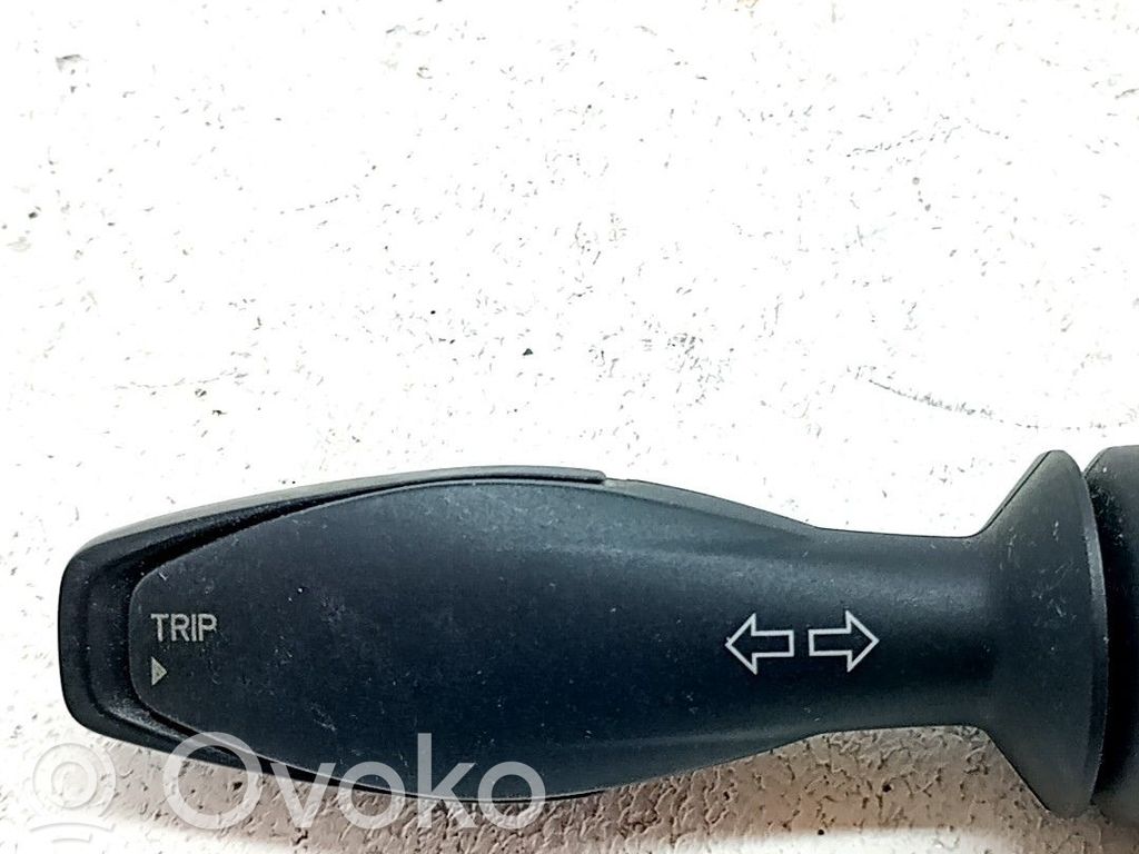 Commodo de clignotant   1682336,8A6T13335BC