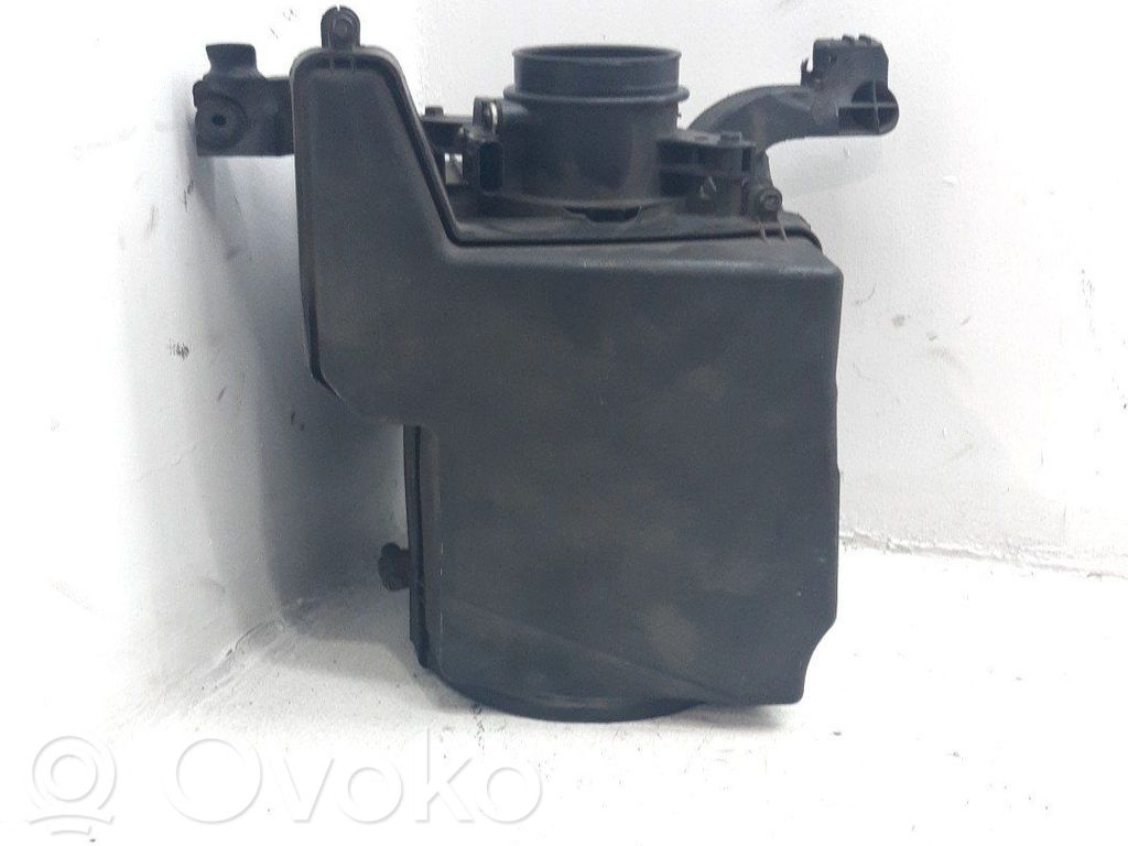 Ford Focus Air filter box 
