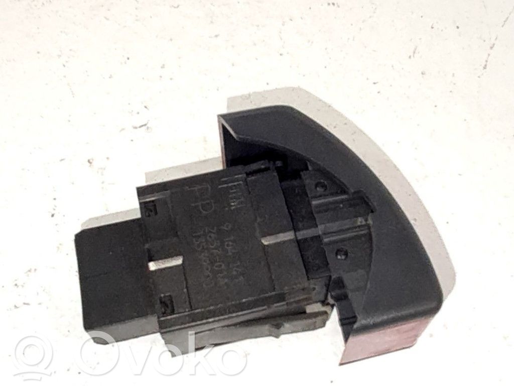 Hazard light switch   95526834
