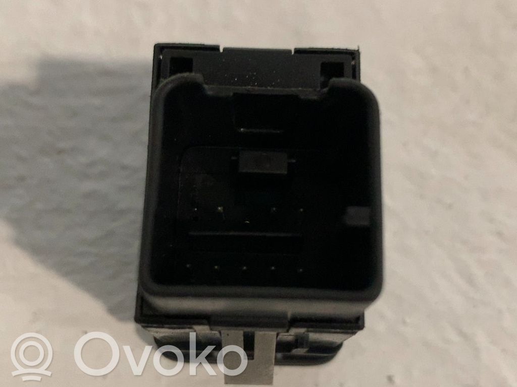 Volkswagen PASSAT CC Interruptor del sensor de aparcamiento (PDC) 