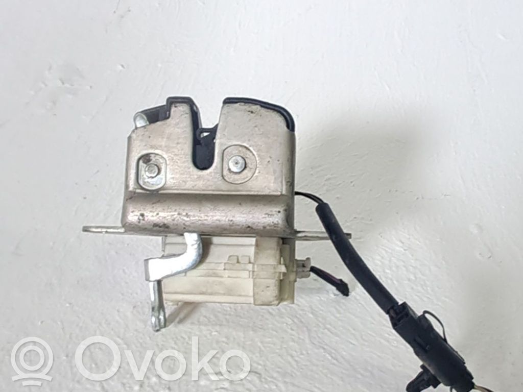 Fiat Stilo Takaluukun lukon salvan moottori 