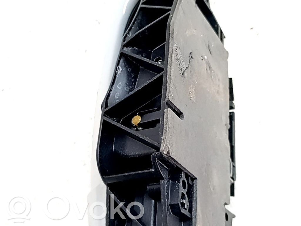 Manecilla externa puerta trasera   9820341180