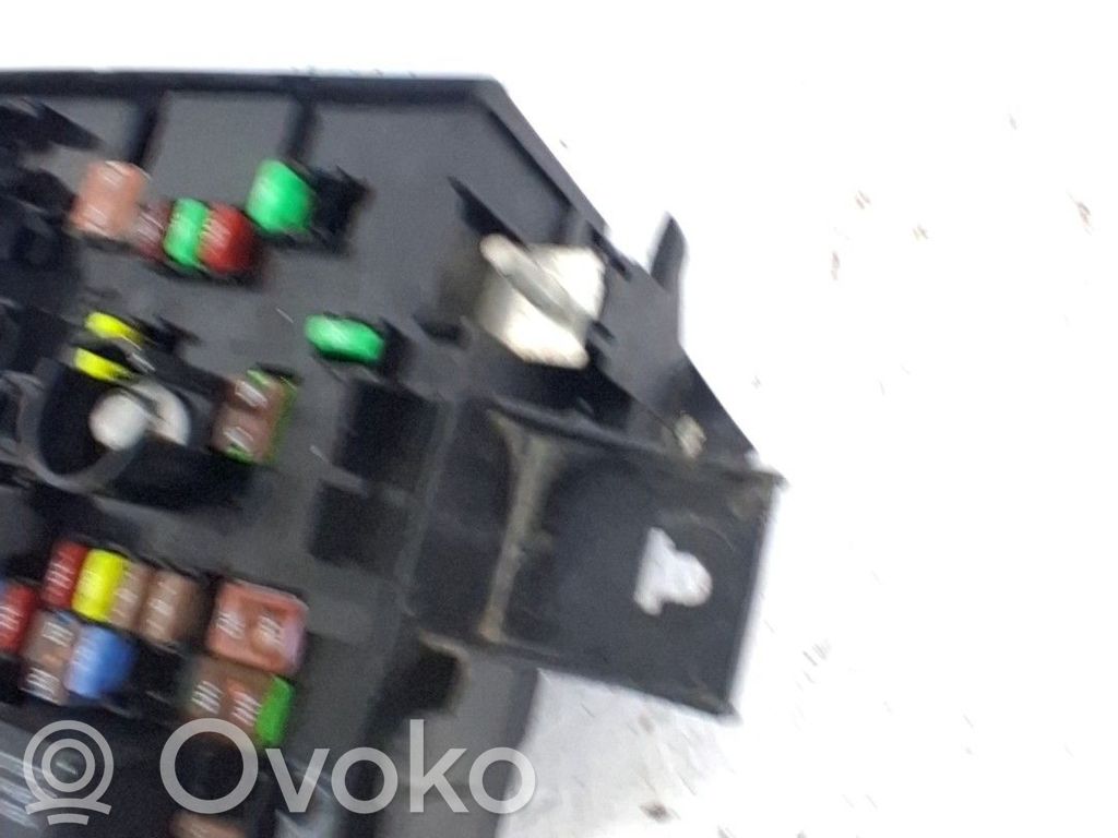 Opel Corsa E Fuse module 