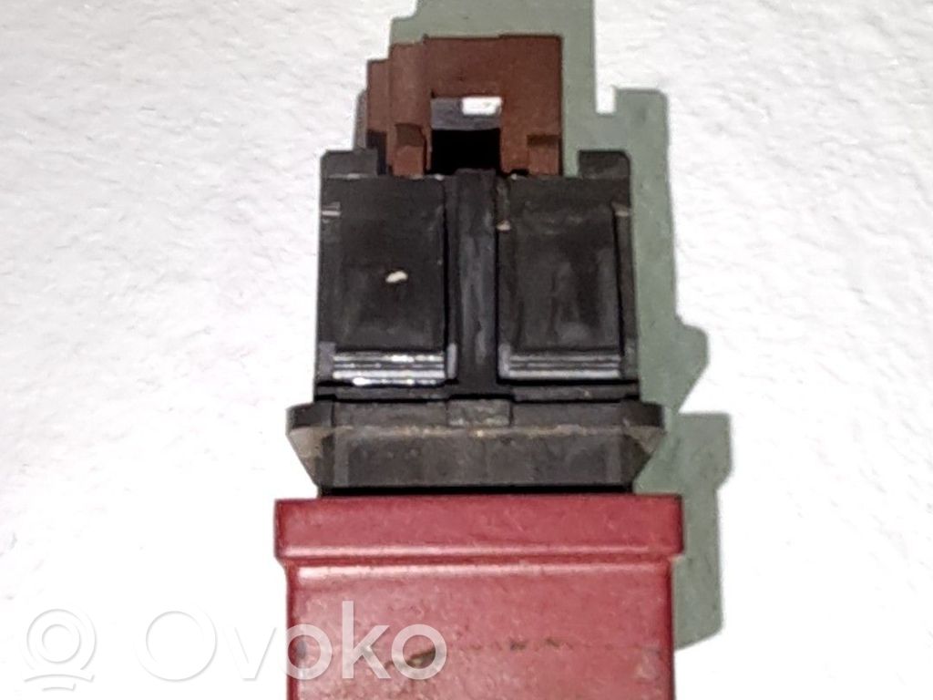 Botón interruptor de luz de peligro   6554RQ
