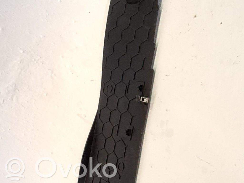 Dashboard trim   576863046A9B9