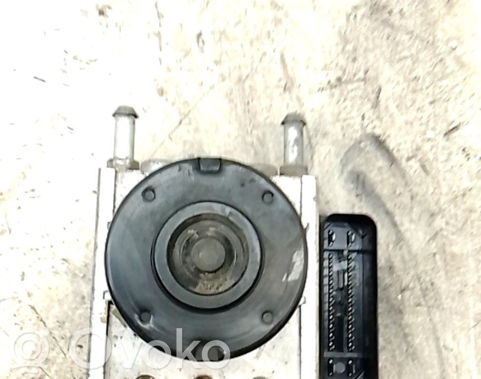Bomba de ABS   5611062JA1