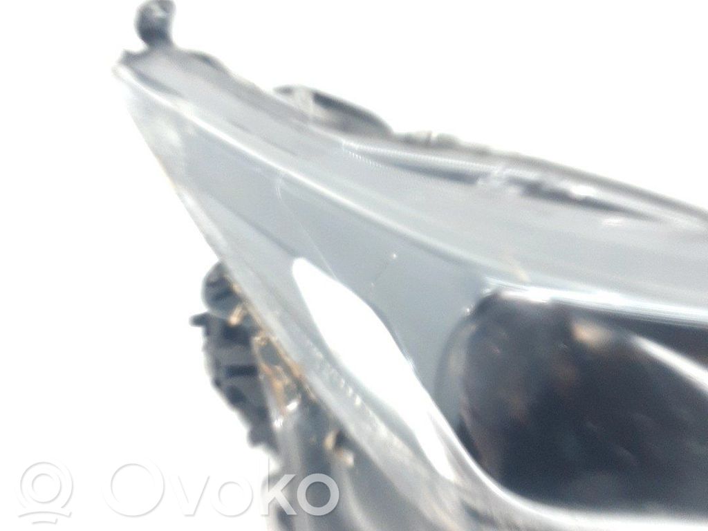 Headlight/headlamp   8113002T31