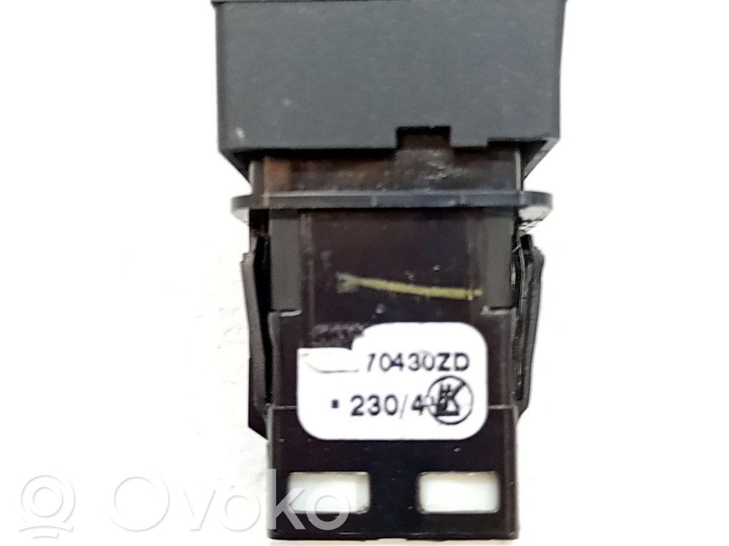 Comutator lumini pericol   98170430ZD
